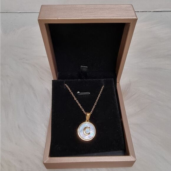 SHELL INITIAL PENDANT NECKLACE stainless steel gold plated A B C or D - Picture 7 of 14